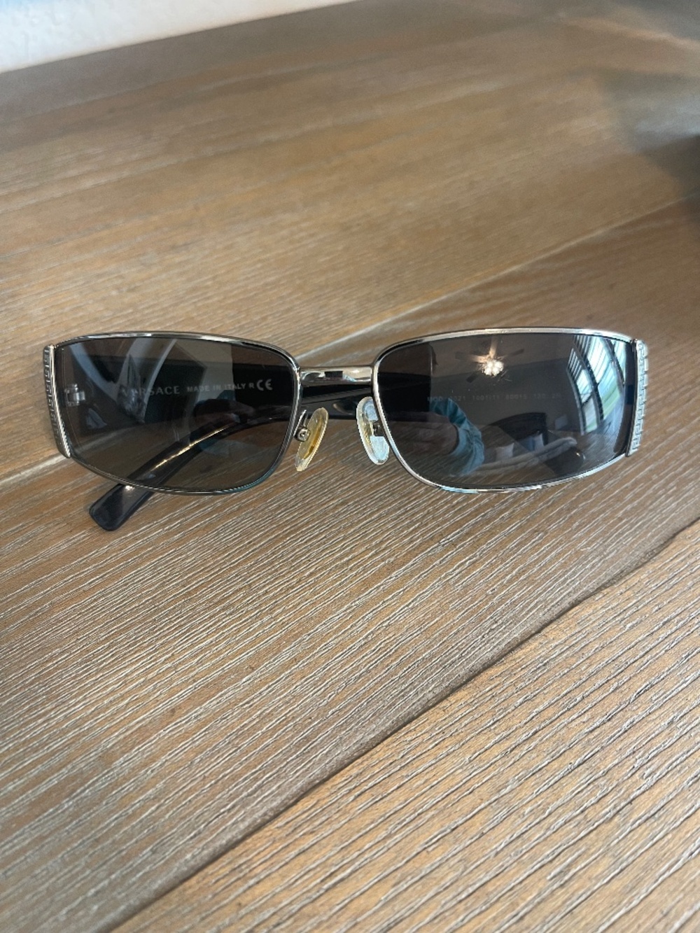 Versace MOD 2021 1001/11 Gunmetal Medusa Greek Key Sunglasses Mens Womens 60-15 - Picture 3 of 7